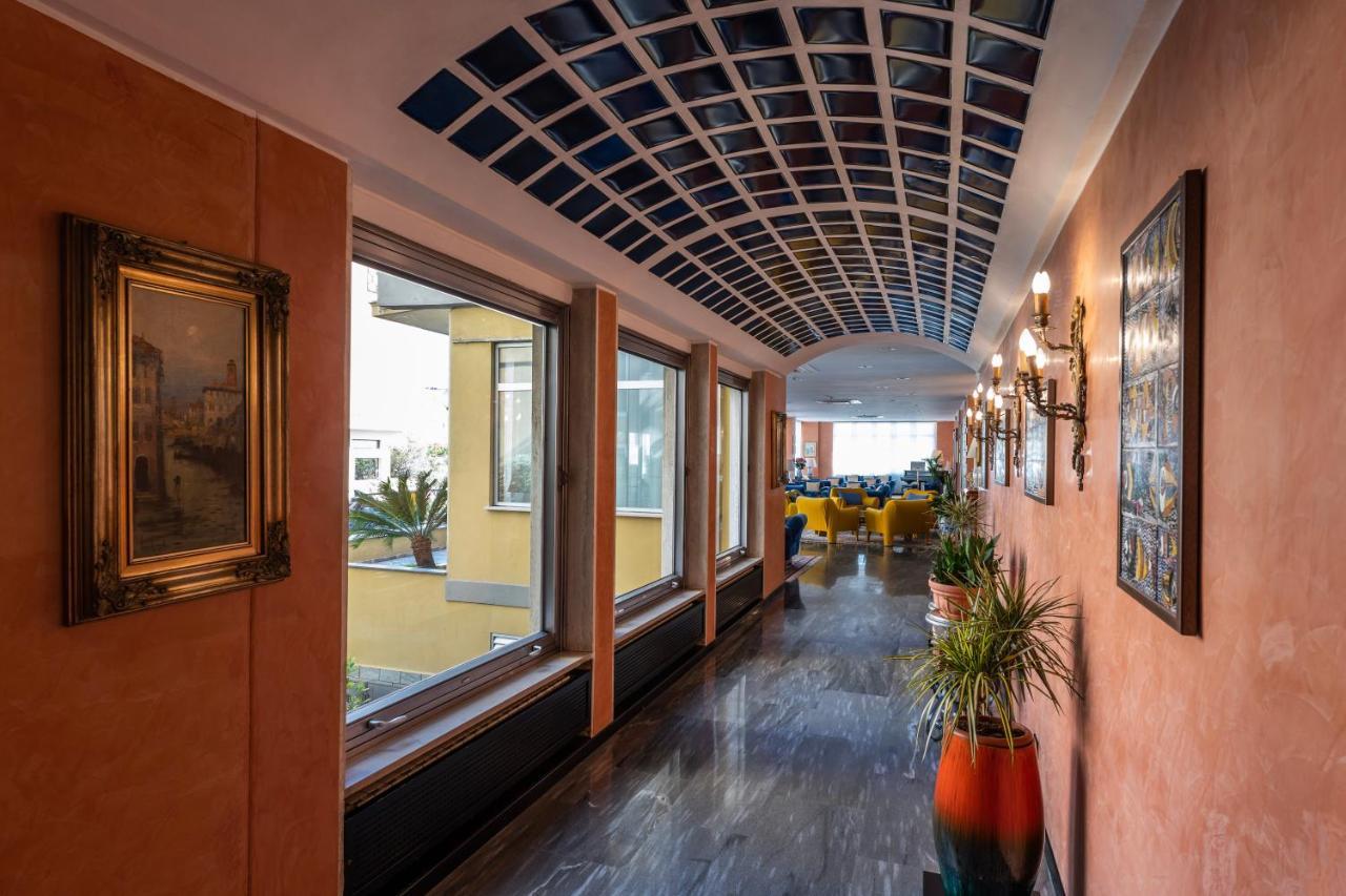 Hotel Bellevue Et Mediterranee دْيانو مارينا المظهر الخارجي الصورة