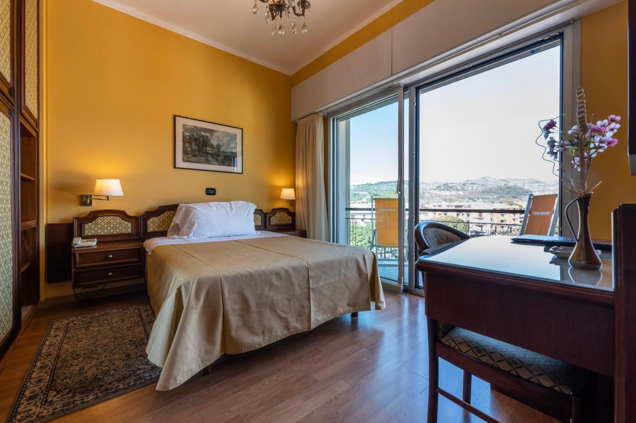 Hotel Bellevue Et Mediterranee دْيانو مارينا المظهر الخارجي الصورة
