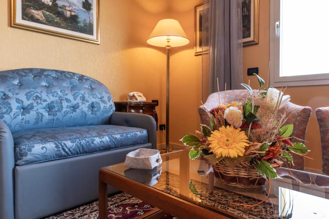 Hotel Bellevue Et Mediterranee دْيانو مارينا المظهر الخارجي الصورة