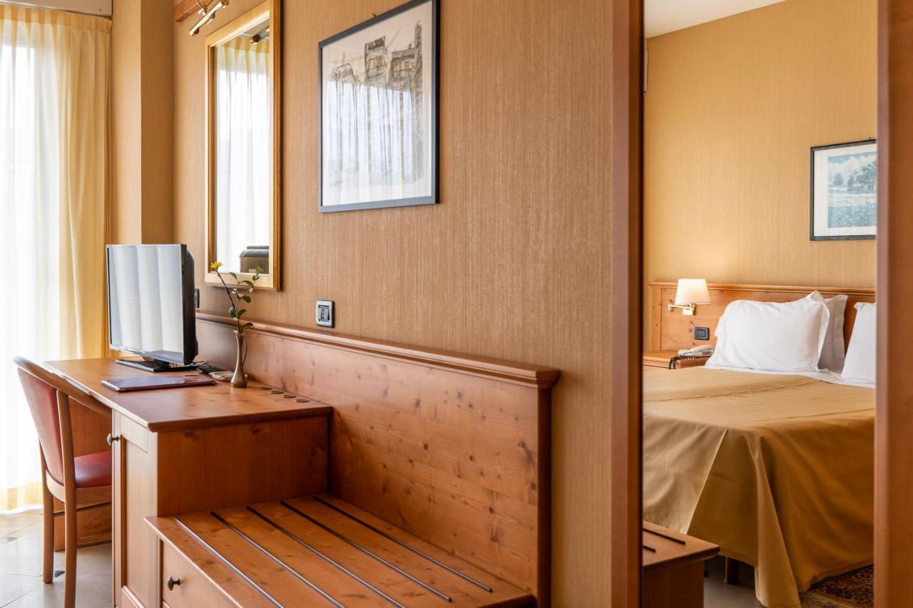 Hotel Bellevue Et Mediterranee دْيانو مارينا المظهر الخارجي الصورة