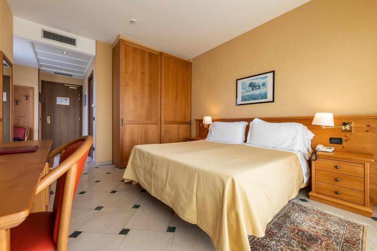 Hotel Bellevue Et Mediterranee دْيانو مارينا المظهر الخارجي الصورة