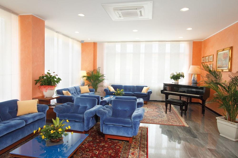Hotel Bellevue Et Mediterranee دْيانو مارينا المظهر الخارجي الصورة