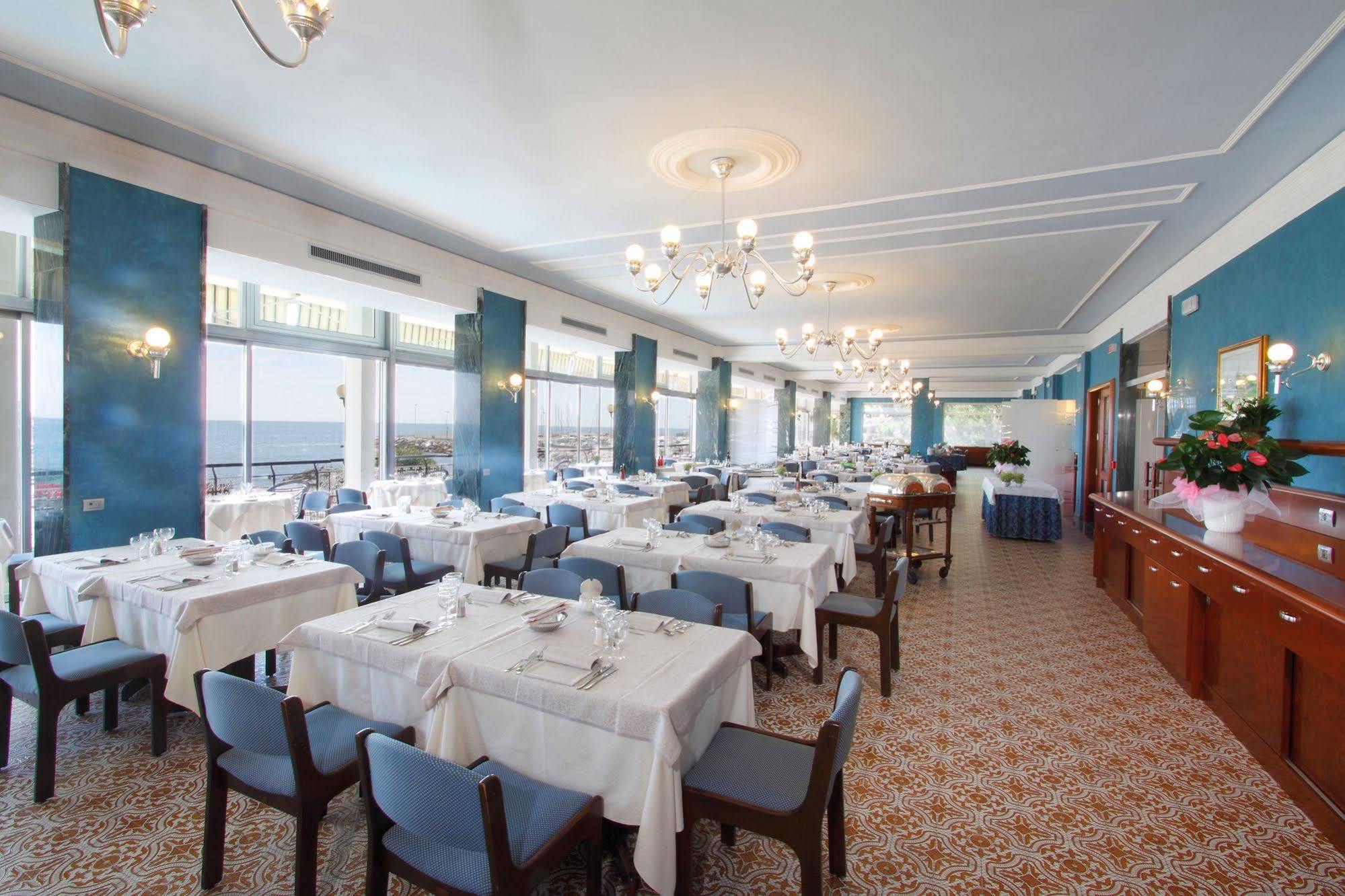 Hotel Bellevue Et Mediterranee دْيانو مارينا المظهر الخارجي الصورة