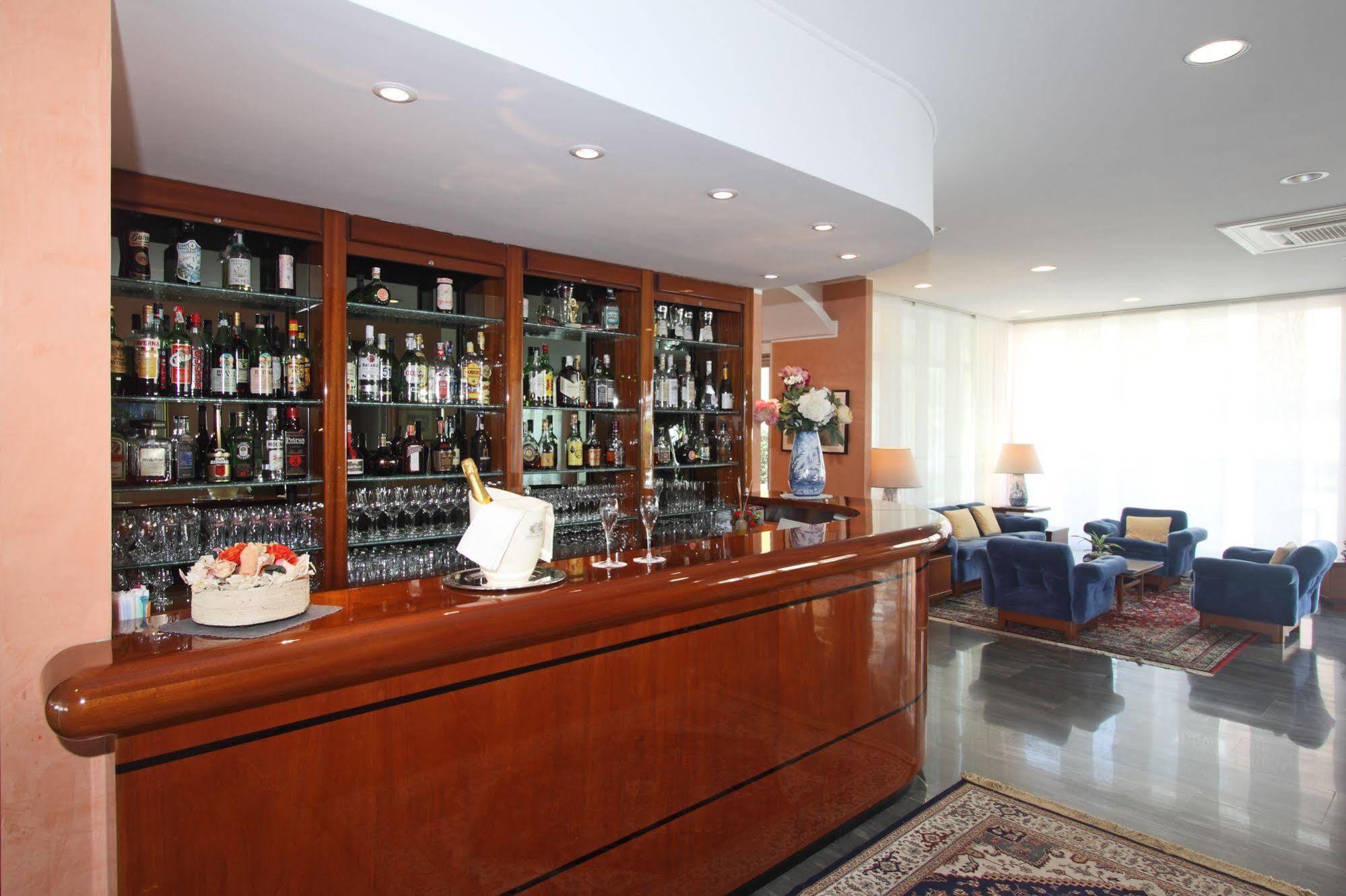Hotel Bellevue Et Mediterranee دْيانو مارينا المظهر الخارجي الصورة