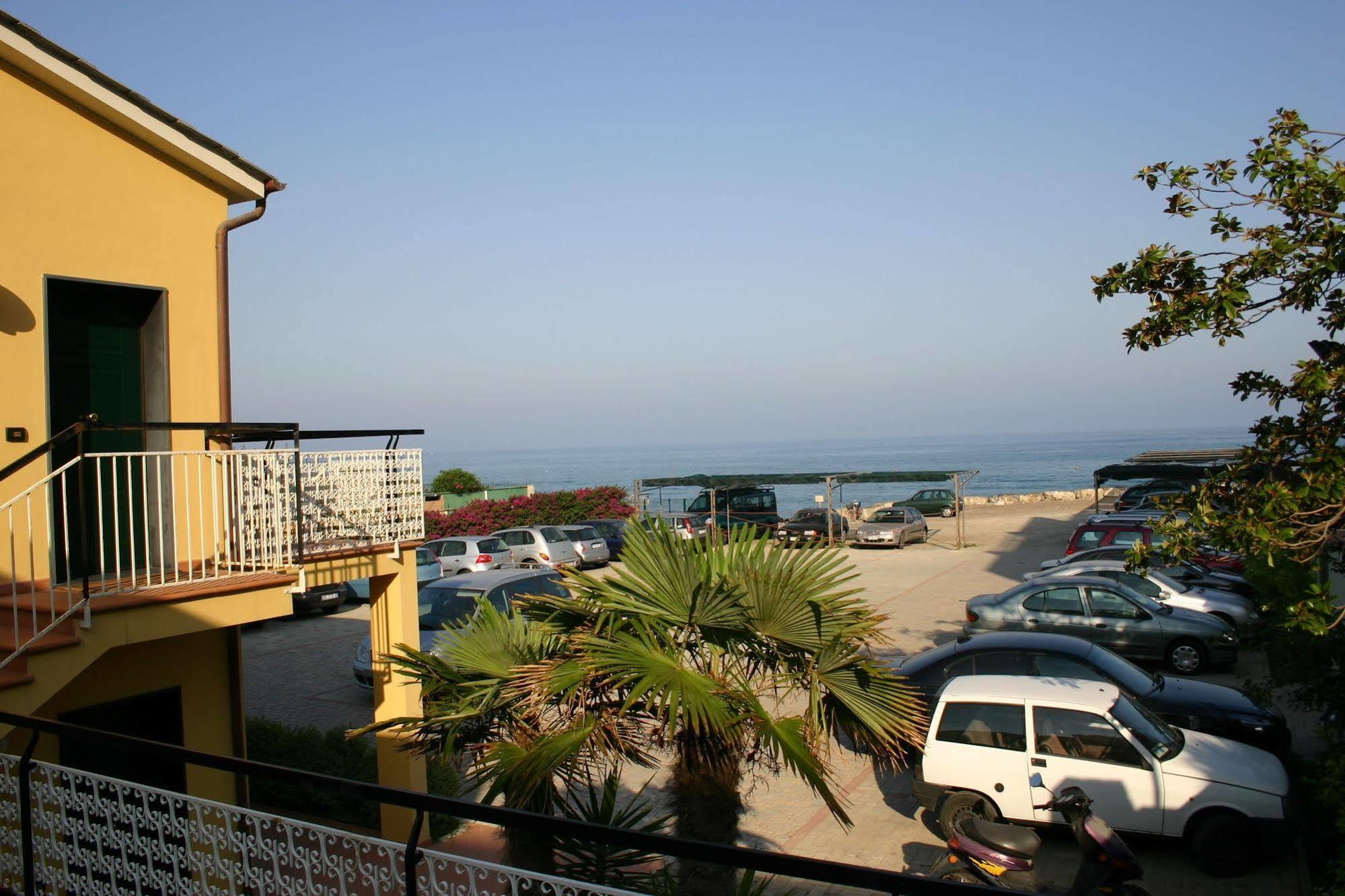 Hotel Bellevue Et Mediterranee دْيانو مارينا المظهر الخارجي الصورة
