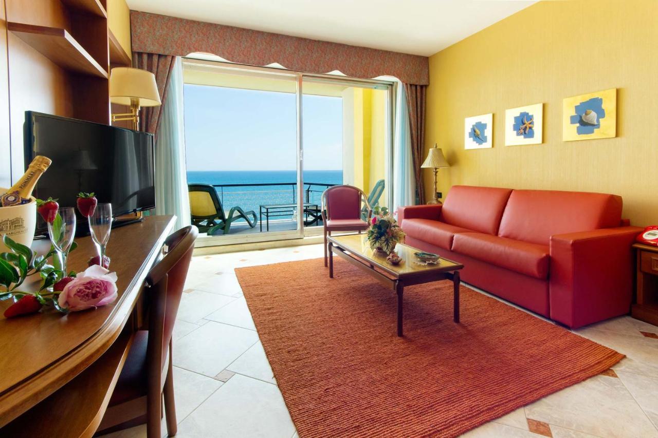 Hotel Bellevue Et Mediterranee دْيانو مارينا المظهر الخارجي الصورة